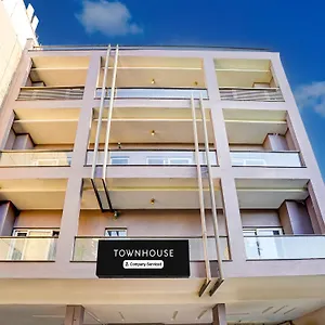 Hotel Super Townhouse Pitampura West Enclave